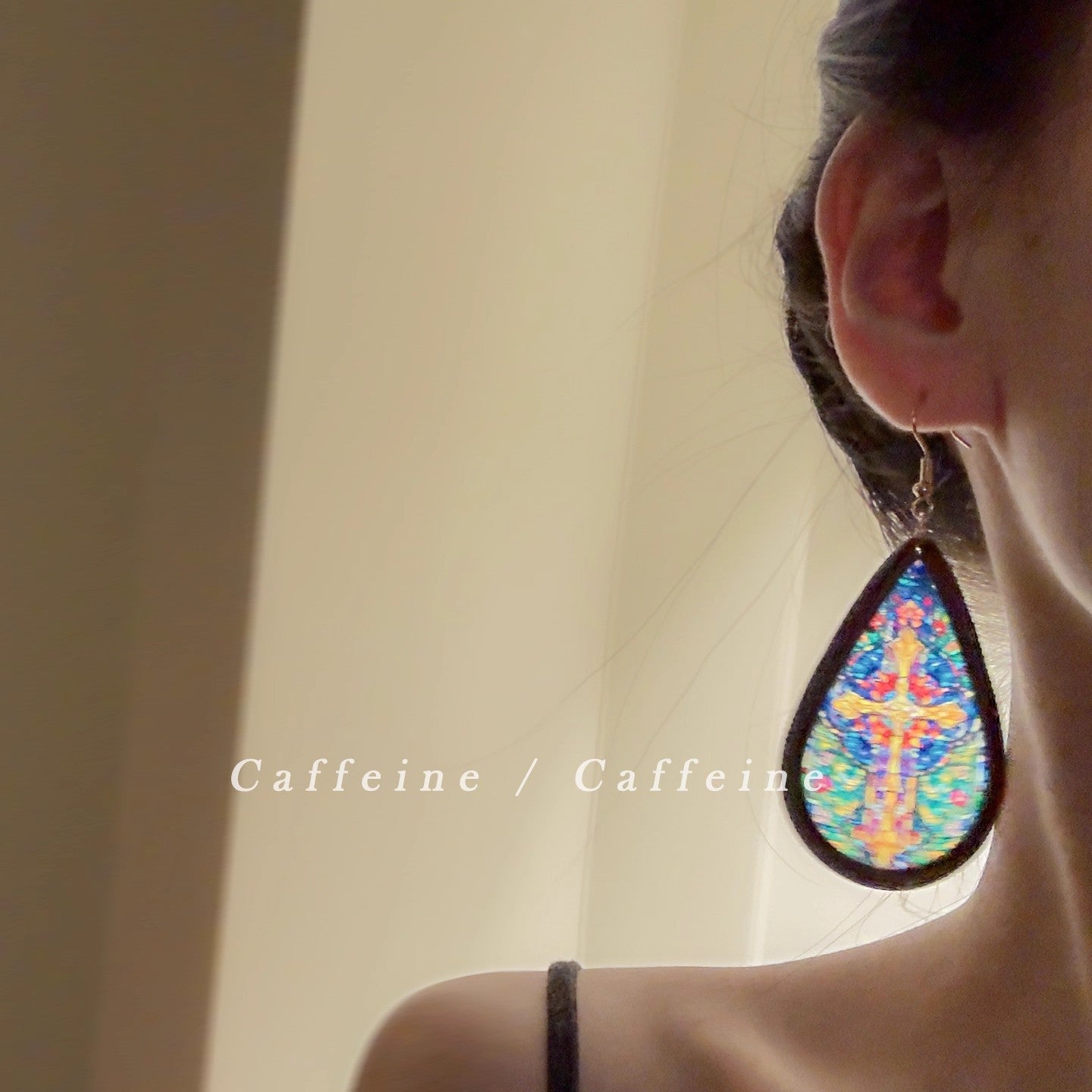 Wholesale Baroque Vintage Wooden Acrylic Droplet Cathedral Print Earrings - Jewelry Accessory for Gift Resale