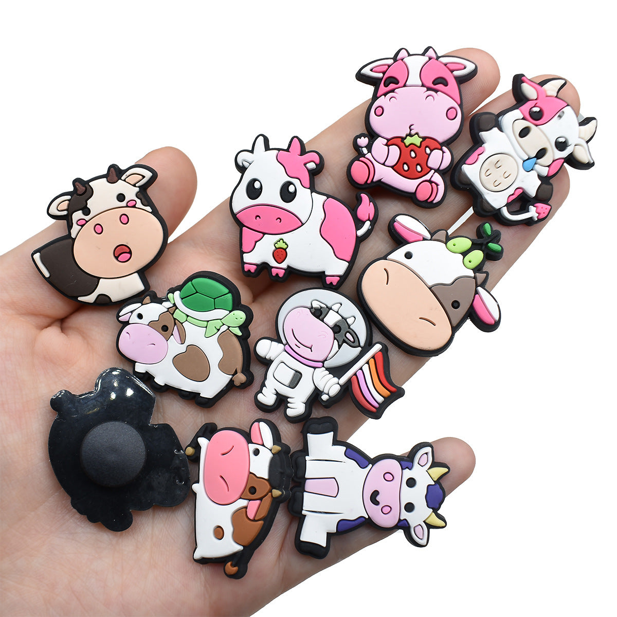 Random 100pcs Cute Cow PVC Soft Rubber Shoe Buckle Decoration ACC-SC-RYY067