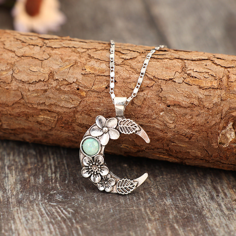 Wholesale Vintage style fashion crescent inlaid carved flower bohemian necklace