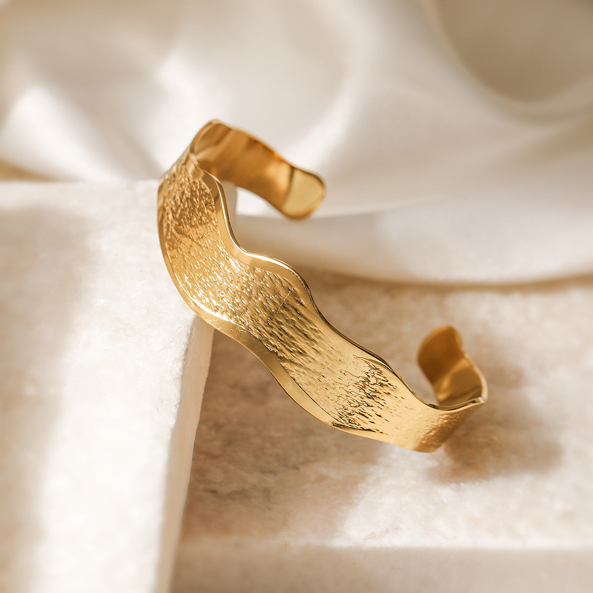 Wholesale Polka Dot Geometric Open Stainless Steel C Shape Bracelet