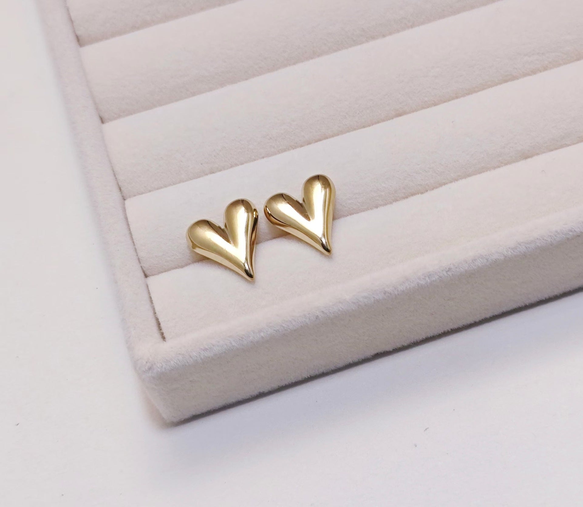 Wholesale Minimalist Titanium Steel Love Necklace Everyday Jewelry Accessory