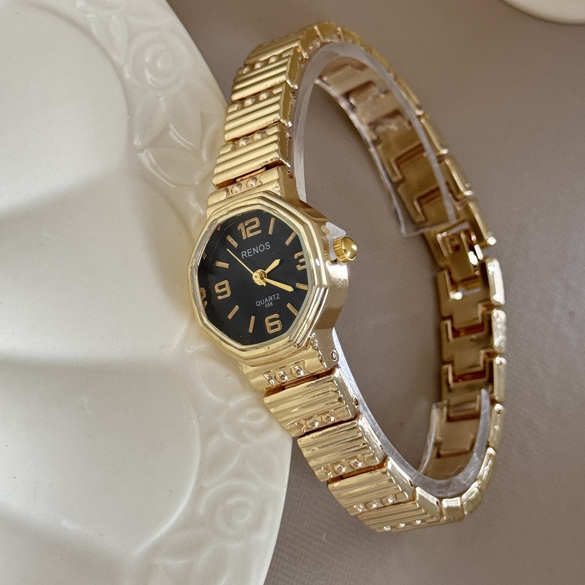 Wholesale Chic Women S Octagonal Gold Quartz Watch Vintage Style Fashion Accessory