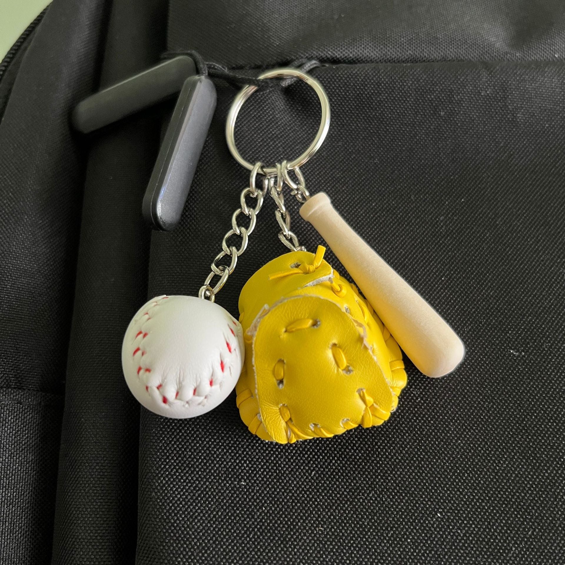 Wholesale Softball Gloves Baseball Keychain