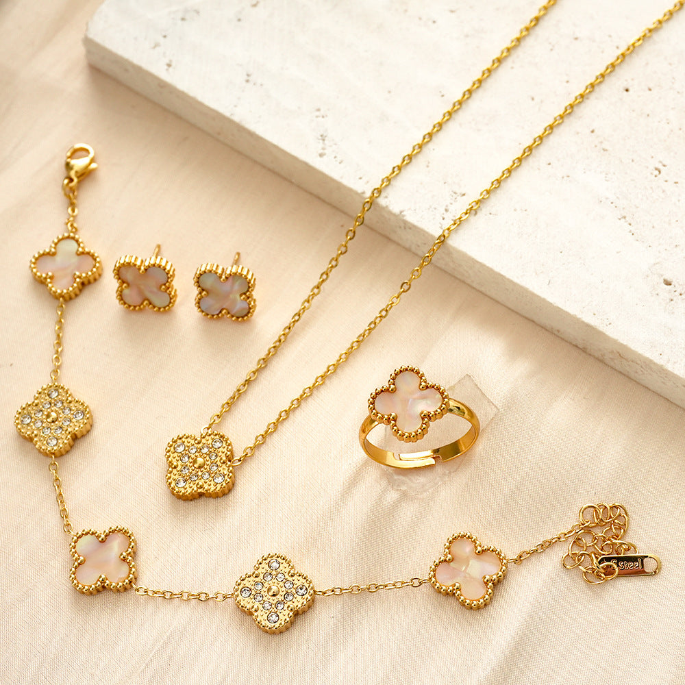 Wholesale Titanium Steel Plated Four Leaf Clover Jewelry Set For Women Rhinestone Necklace And Bracelet Trendy Casual Gift