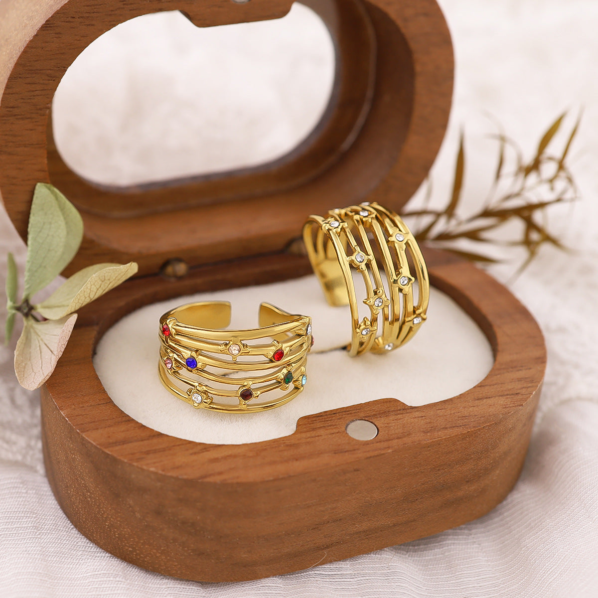 Wholesale Stainless steel retro palace style colored zirconium ring