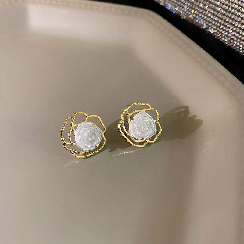 Wholesale Black Camellia Pearl Earrings