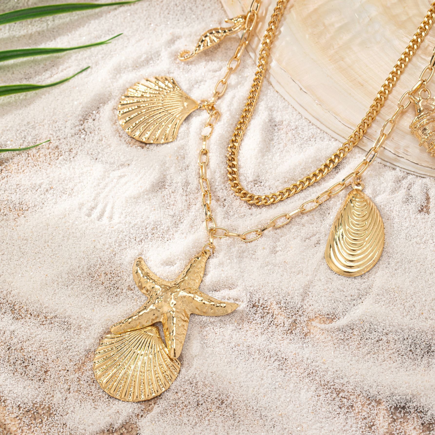 Wholesale Trendy Starfish Shell Pendant Necklace Alloy Ocean Design Jewelry Accessory For Women