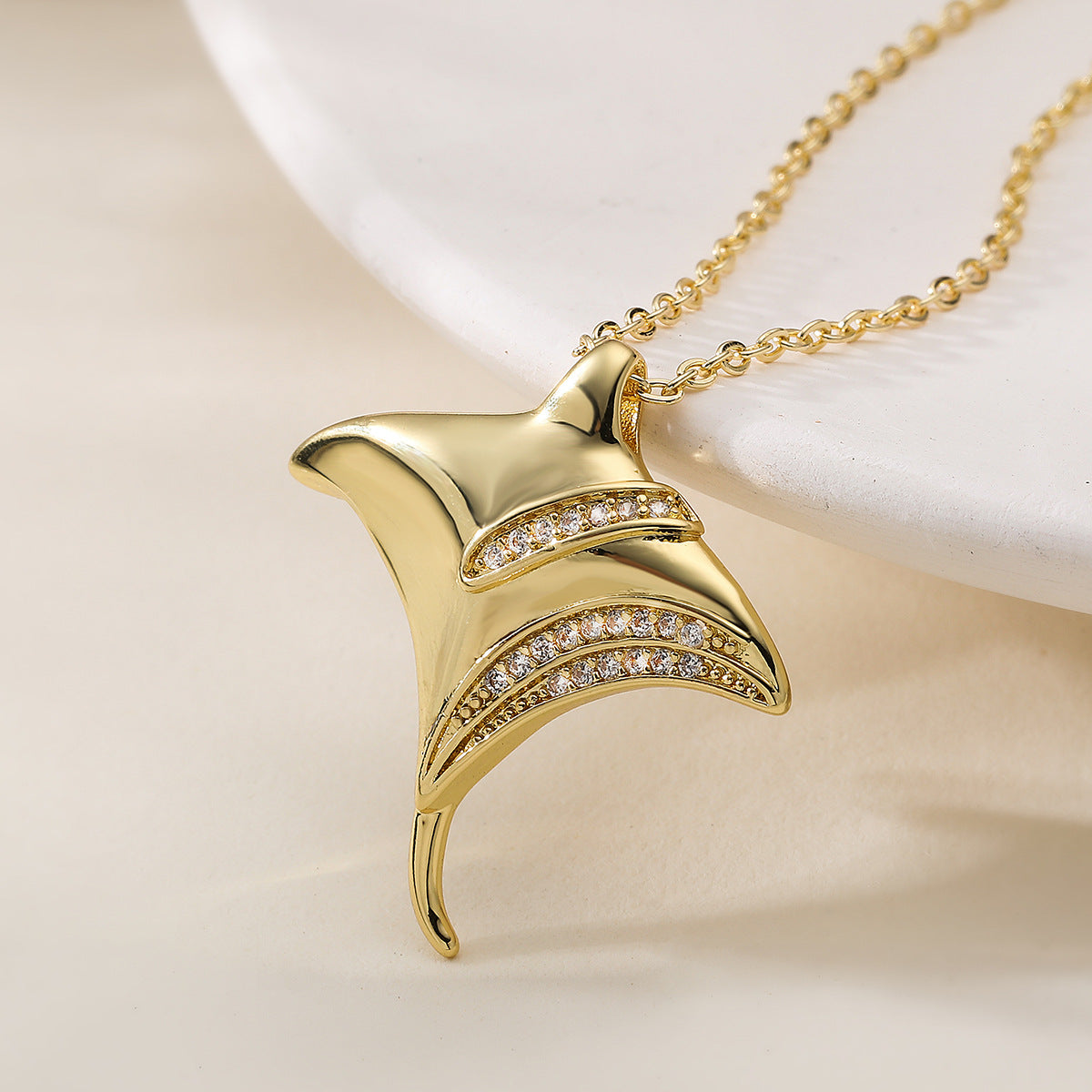 Wholesale Chic Women S Gold Plated Copper Zircon Turtle Pendant Necklace Layering Jewelry Party Gift Accessory Boutique Resale