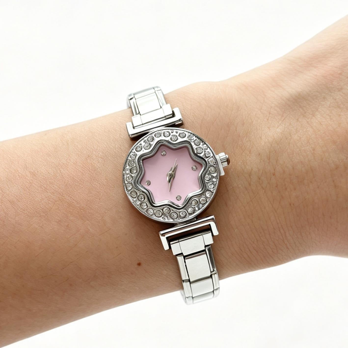 Wholesale Stainless Steel Modular Detachable Women' s Watch,  Flower Diamond Dial Quartz,  Fashion Accessory for Everyday Wear and Boutique Resale