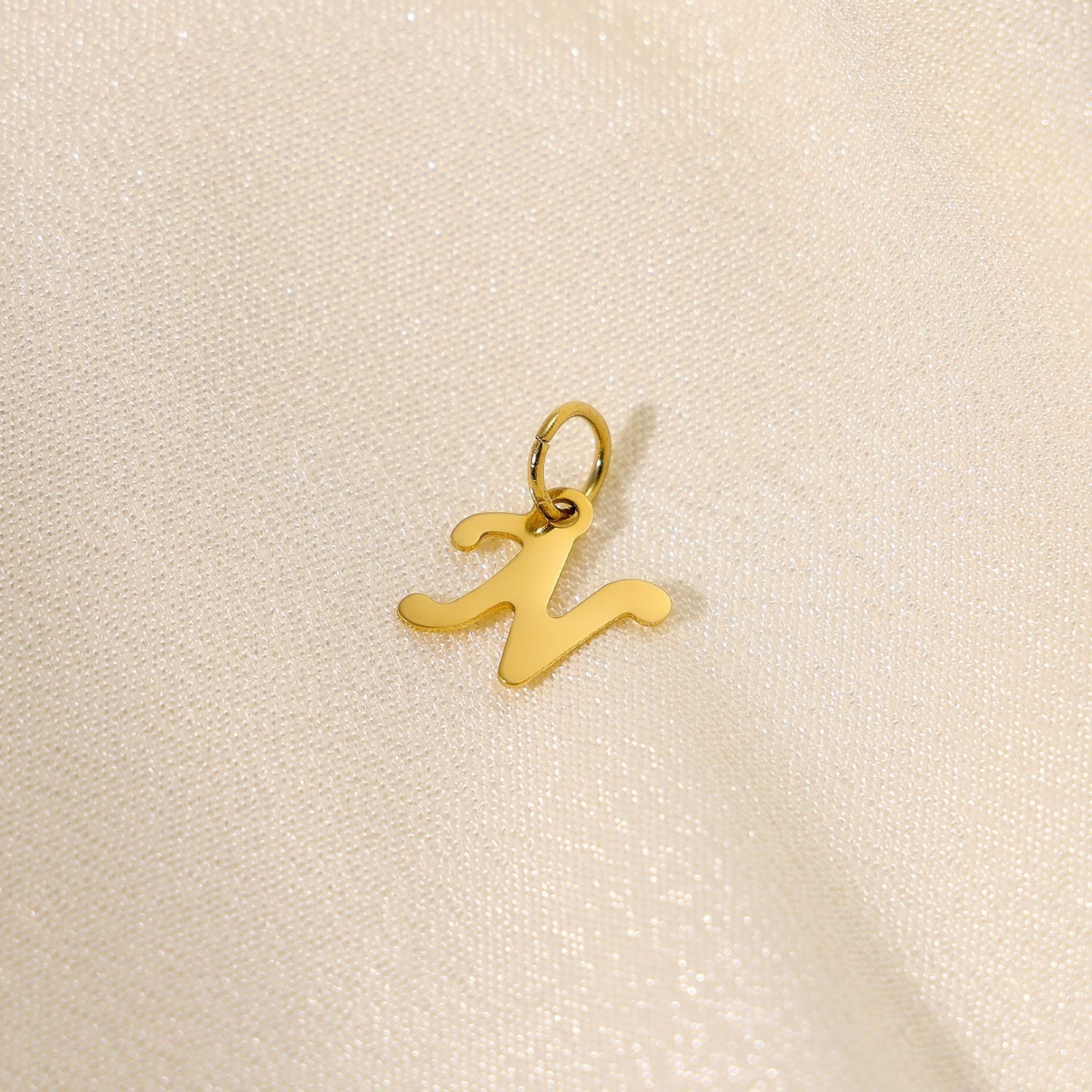 Wholesale 26 English letters stainless steel letter pendant