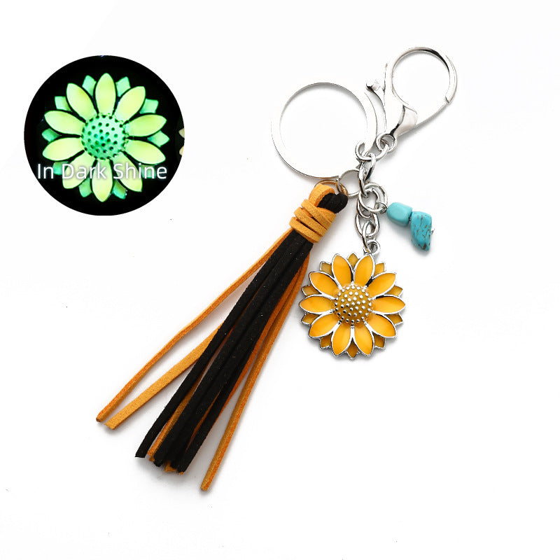 Wholesale Retro Western Style  Luminous Niutou Turquoise Fluorescent Metal Keychain