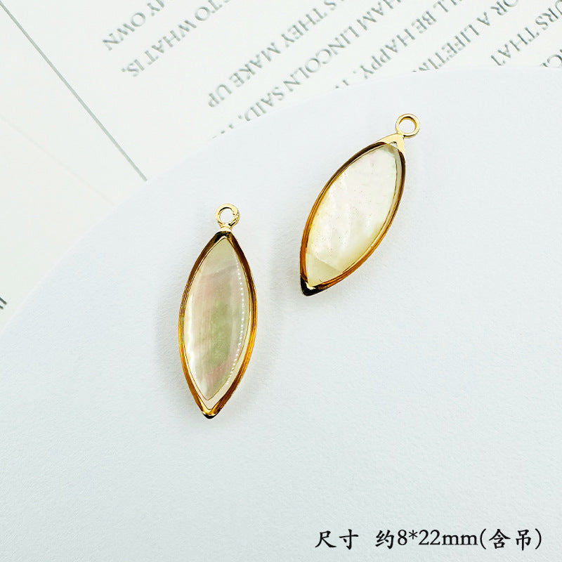Wholesale Trendy Geometric Shell Pendant Copper Electroplated DIY Jewelry Accessory For Layering Necklaces Boutique Resale