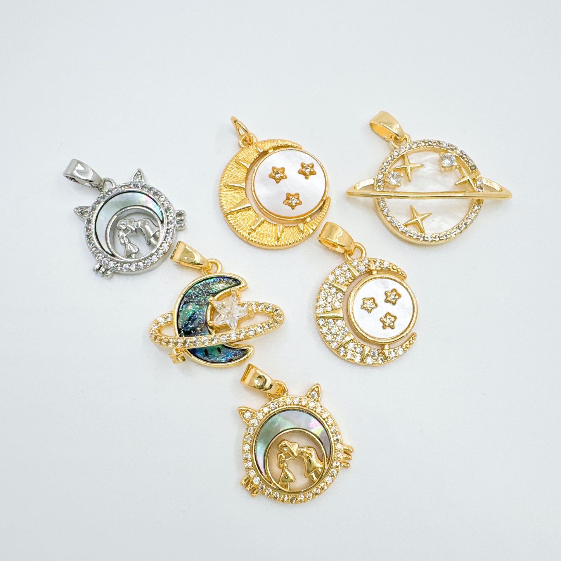 Wholesale Chic Star Saturn Pendant Necklace Copper Gold Plated Zircon Jewelry Accessory