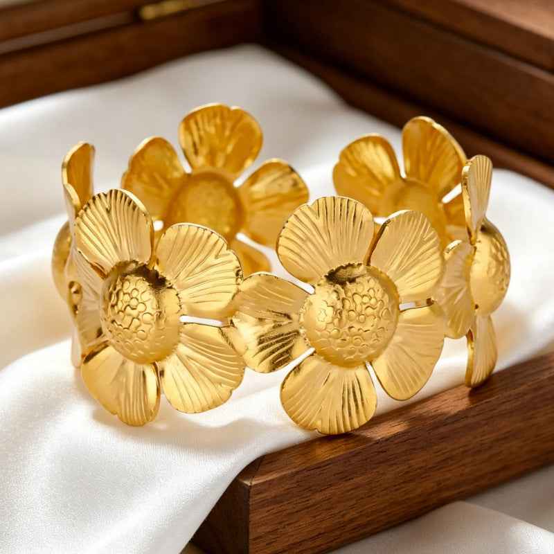 Wholesale Gold-Plated Copper Flower Bracelet &  Ring Set - Fashion Jewelry Accessory for Resale
