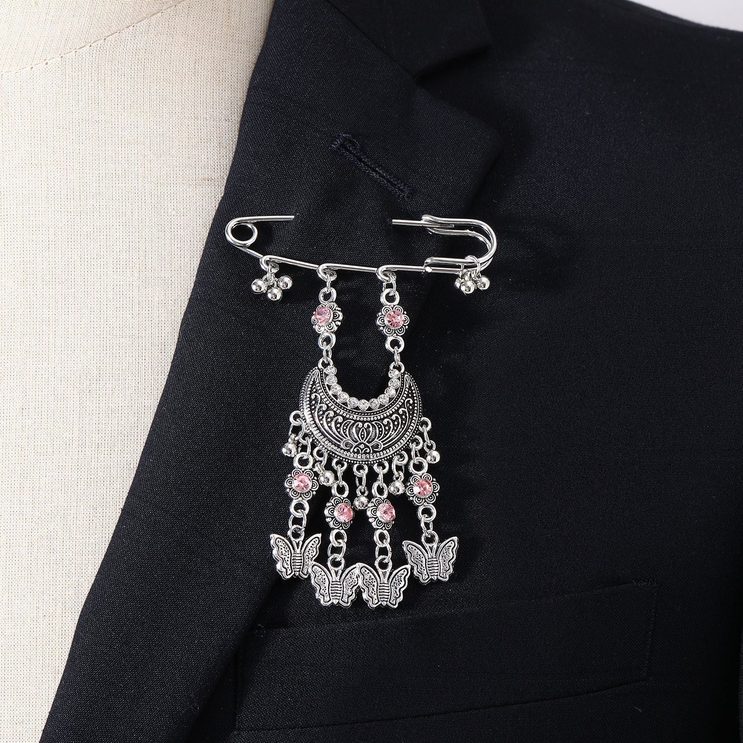 Wholesale Zinc Alloy Electroplated Ethnic Bohemian Butterfly Bell Tassel Brooch Pin for Women Party Stylish Accessory