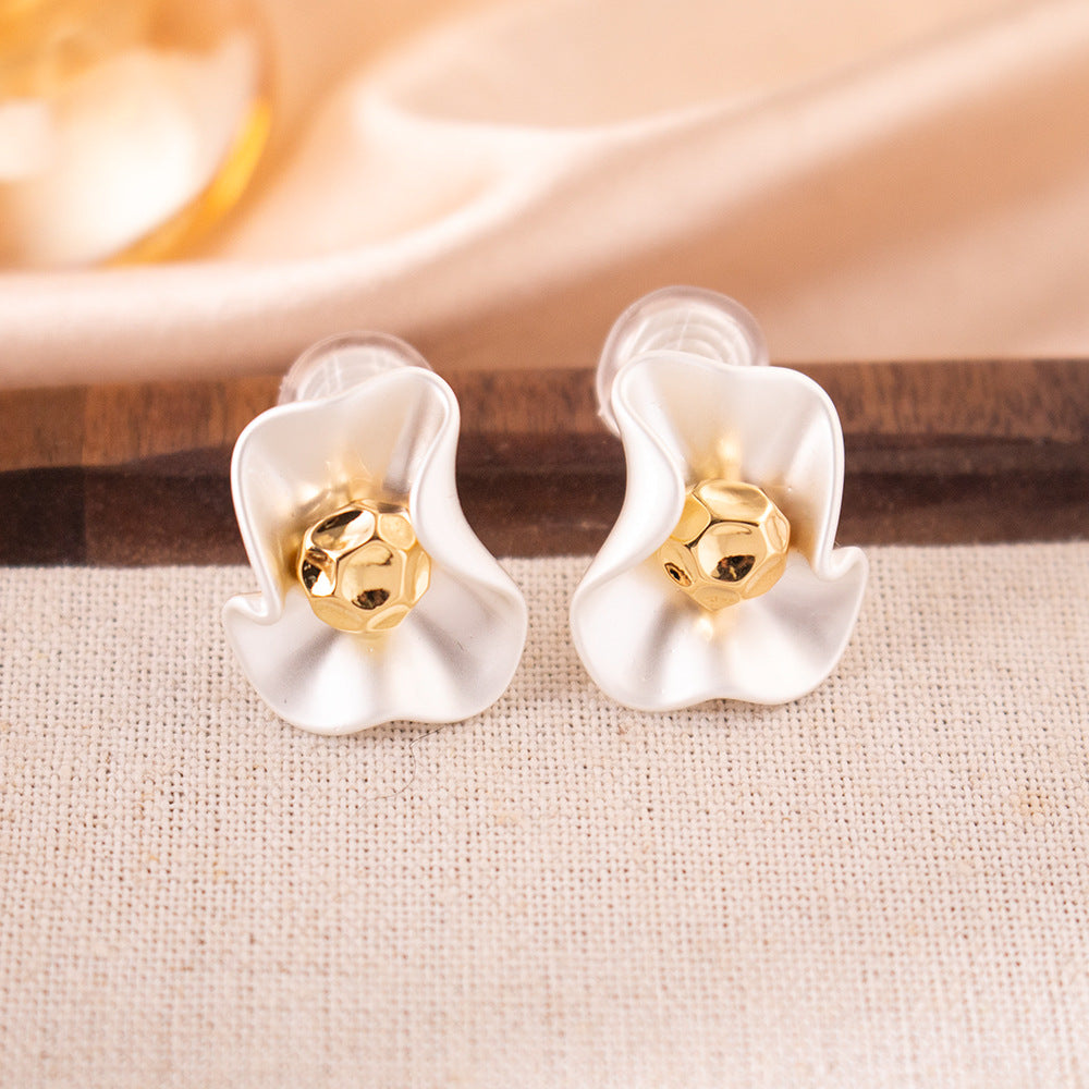 Wholesale Light Luxury Pleated Flower Ear Clip Retro  Earrings