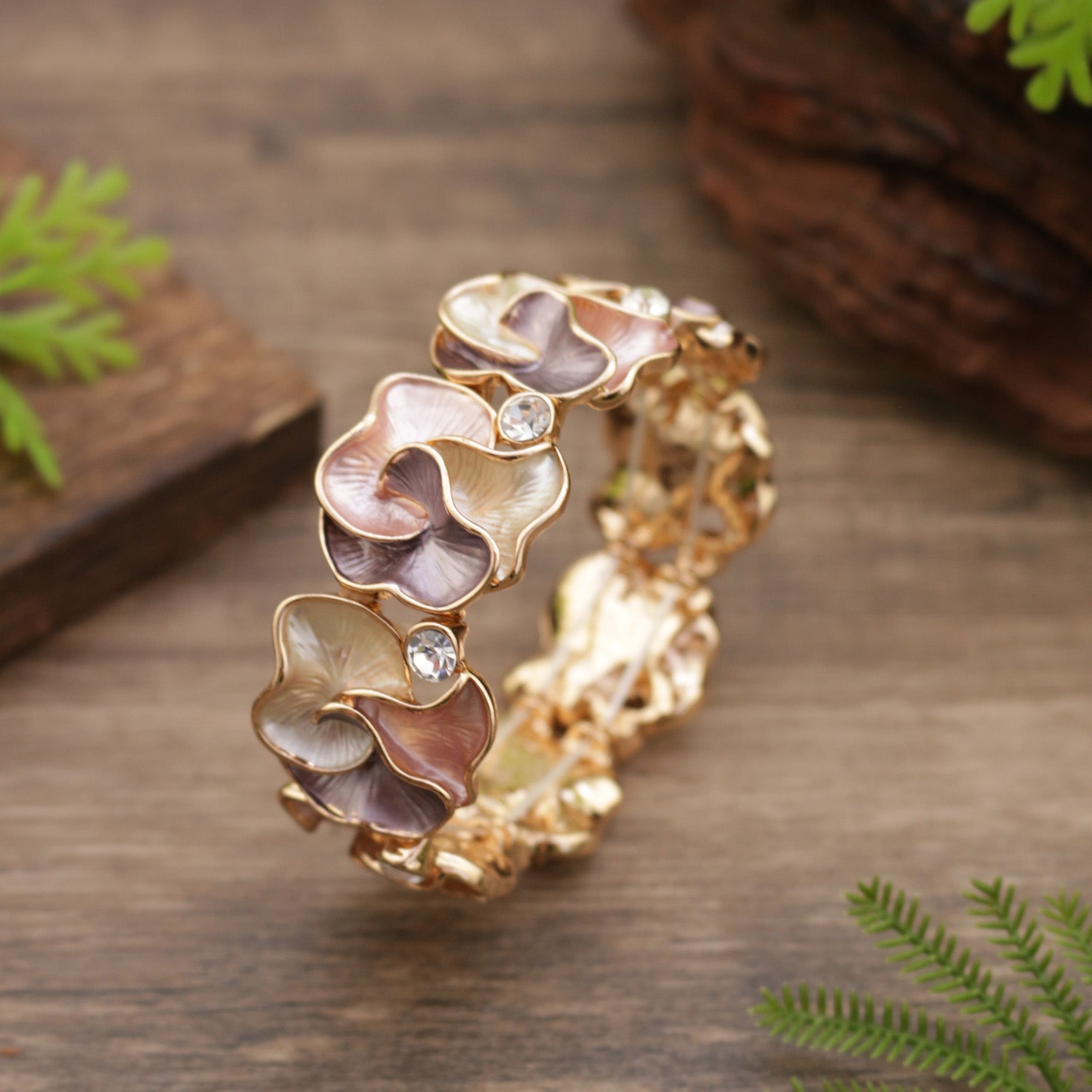 Wholesale  Geometric Exaggerated Petal Stretch Bracelet