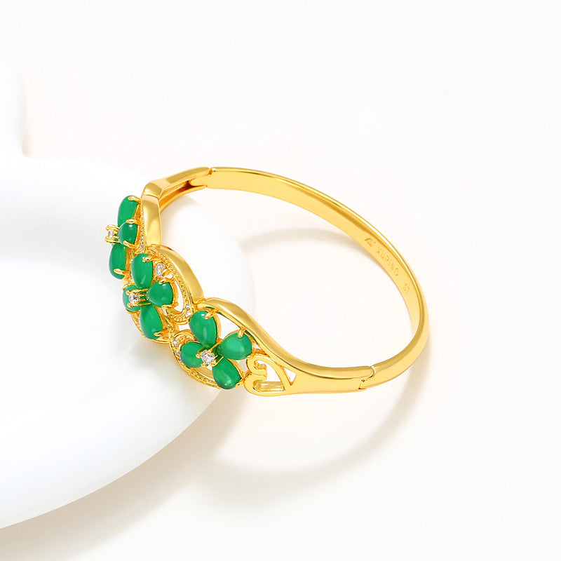 Wholesale  four-leaf flower emerald bracelet fashion retro temperament buckle bracelet