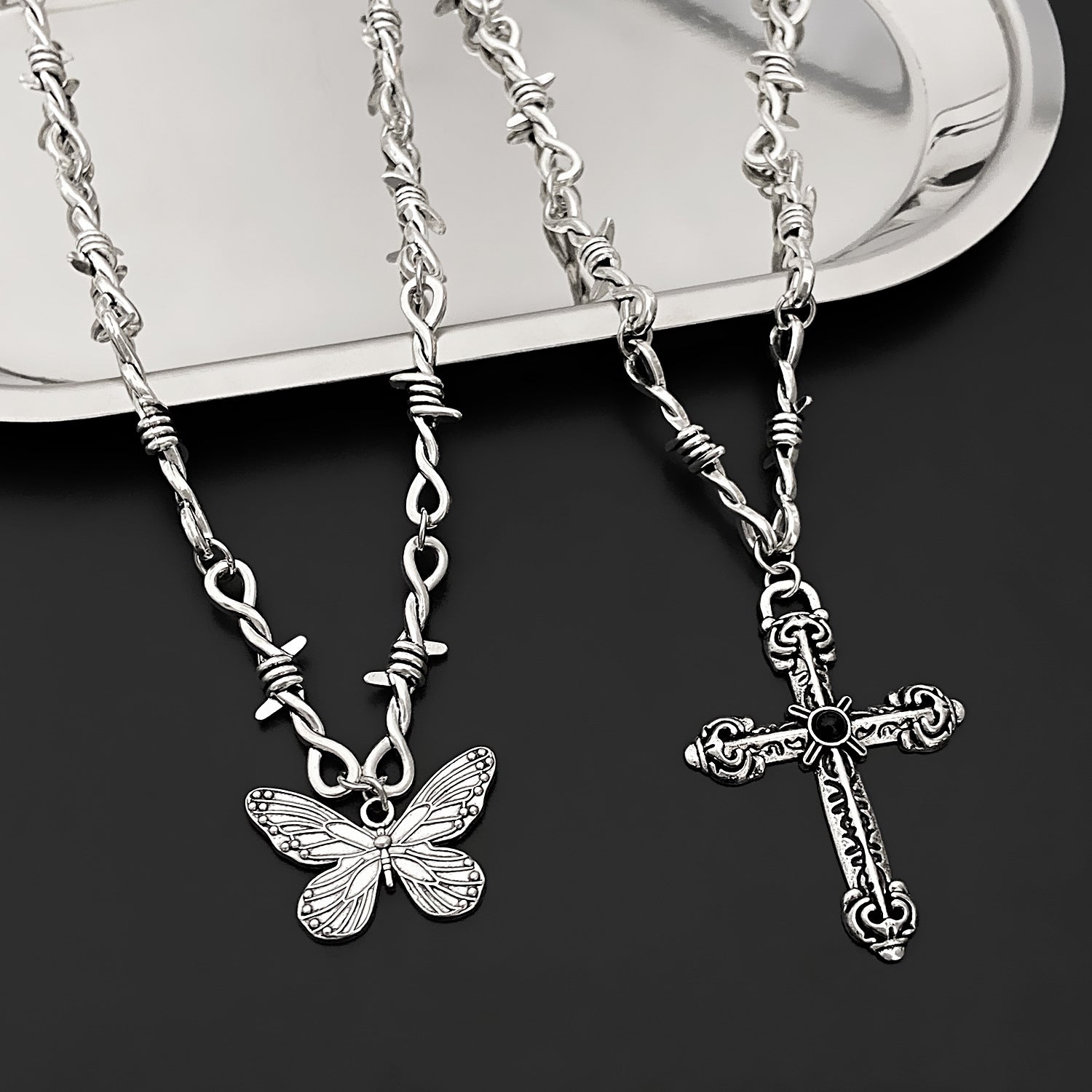 Wholesale  Love Thorn Necklace Heart Pendant Necklaces