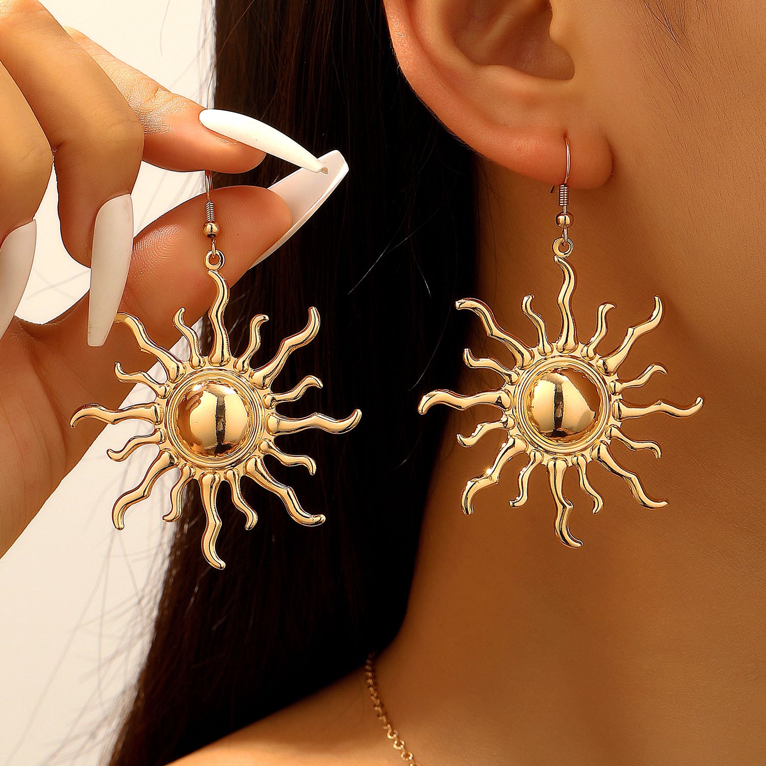 Wholesale Gold Electroplated Alloy Sun Flame Pendant Layered Necklace For Women Fashion Jewelry Accessory