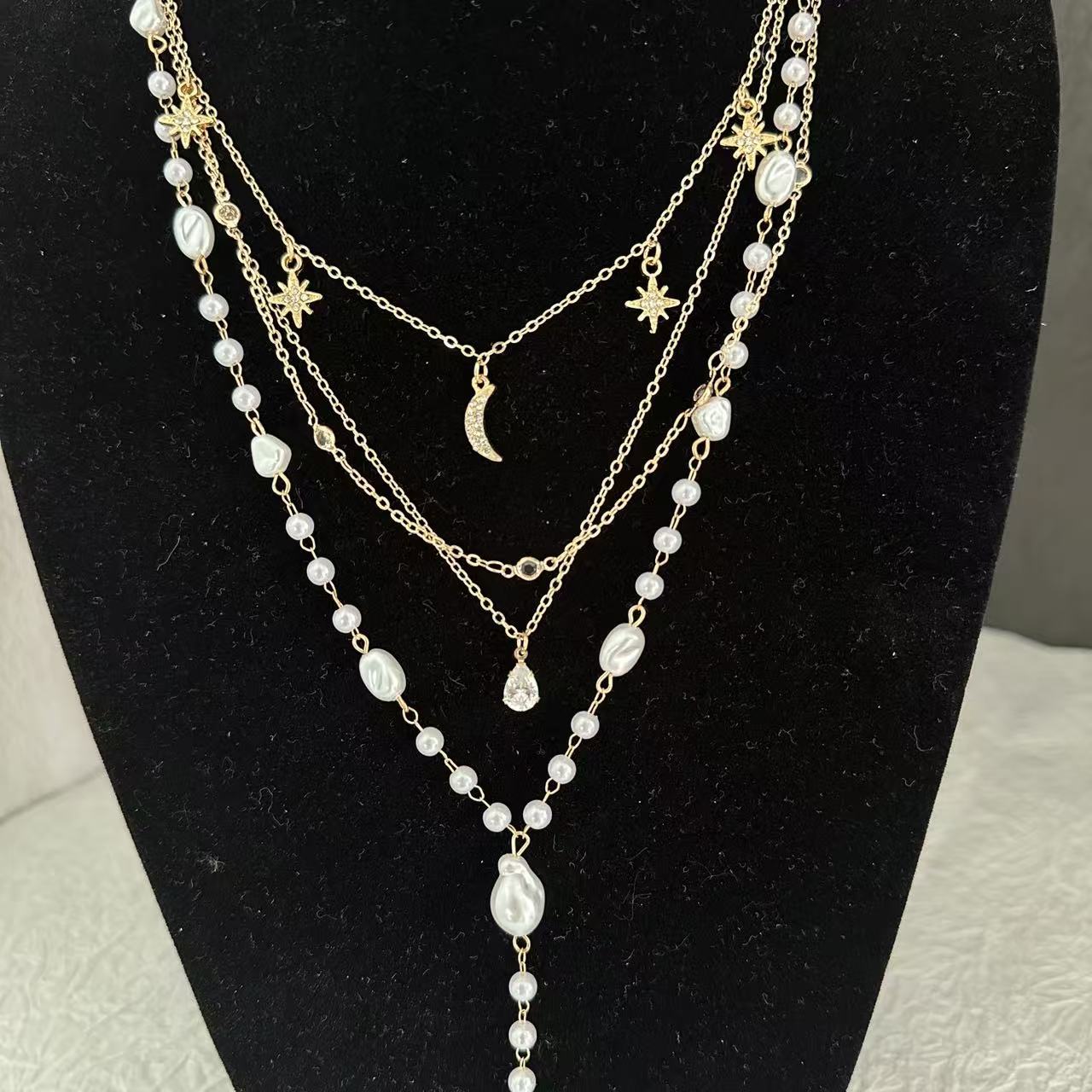 Wholesale Alloy Electroplated Star Moon Pearl Tassel Pendant Necklace Chic Layering Collarbone Jewelry For Women Fashion Accessory Boutique Resale