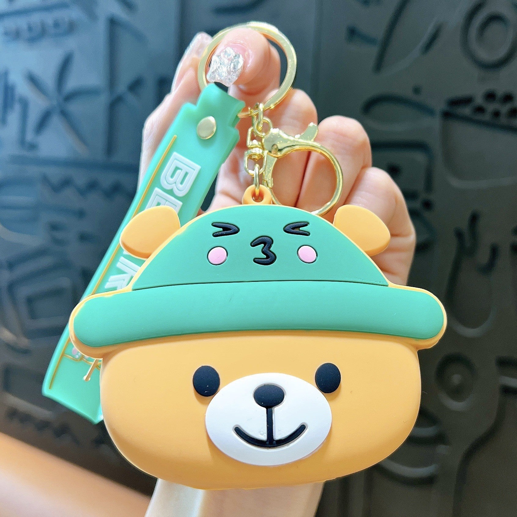 Wholesale Cute cartoon silicone wallet keychain