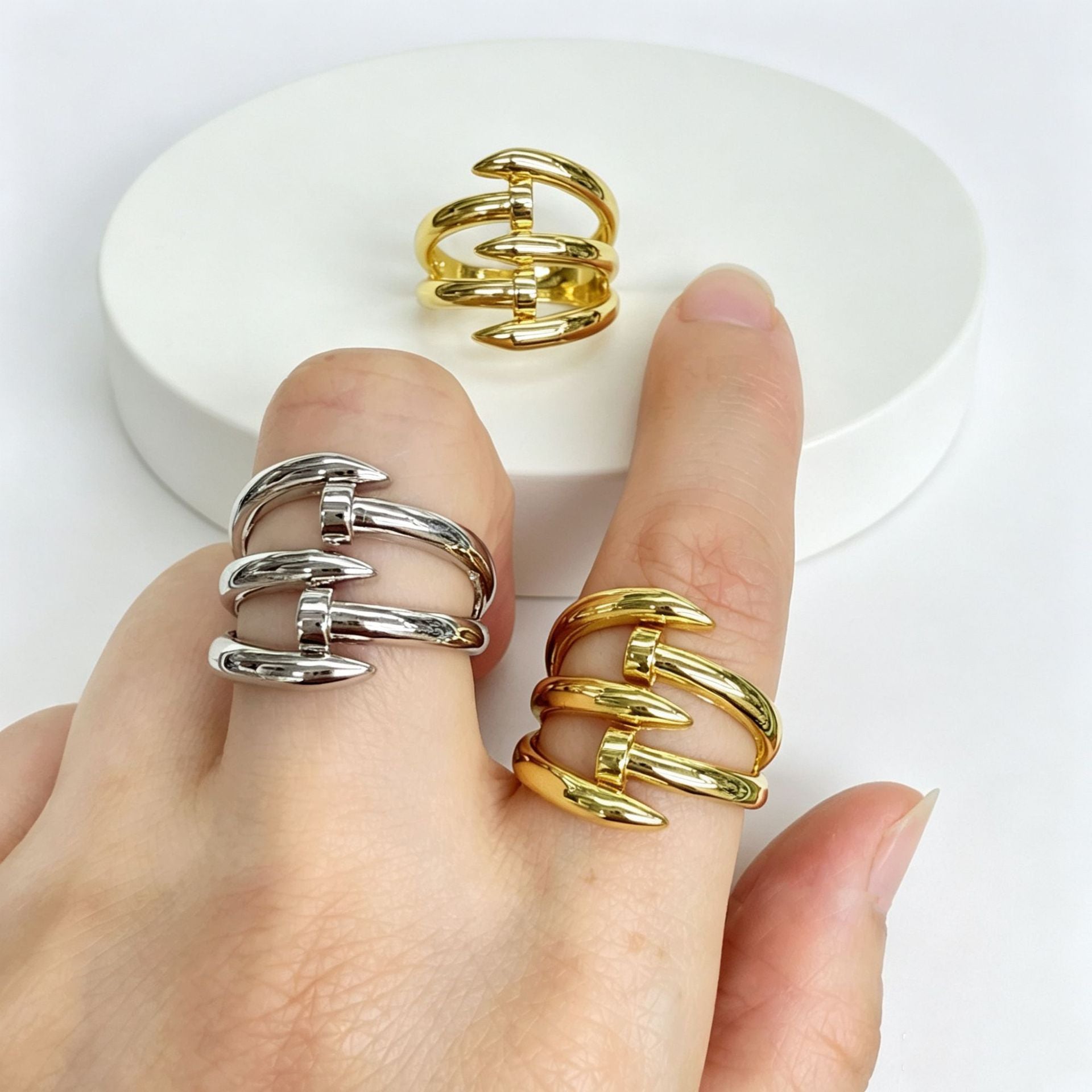Wholesale Light Luxury Multi Layer Twisted Gold  Ring For Unisex Brass Plated Jewelry Accessory