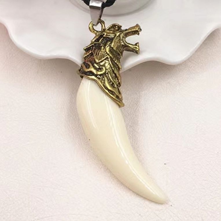 Wholesale wolf tooth pendant  necklace