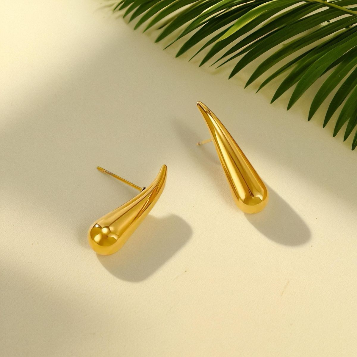 Wholesale Stylish Stainless Steel Crescent Moon Earrings Boutique Jewelry Accessory For Women
