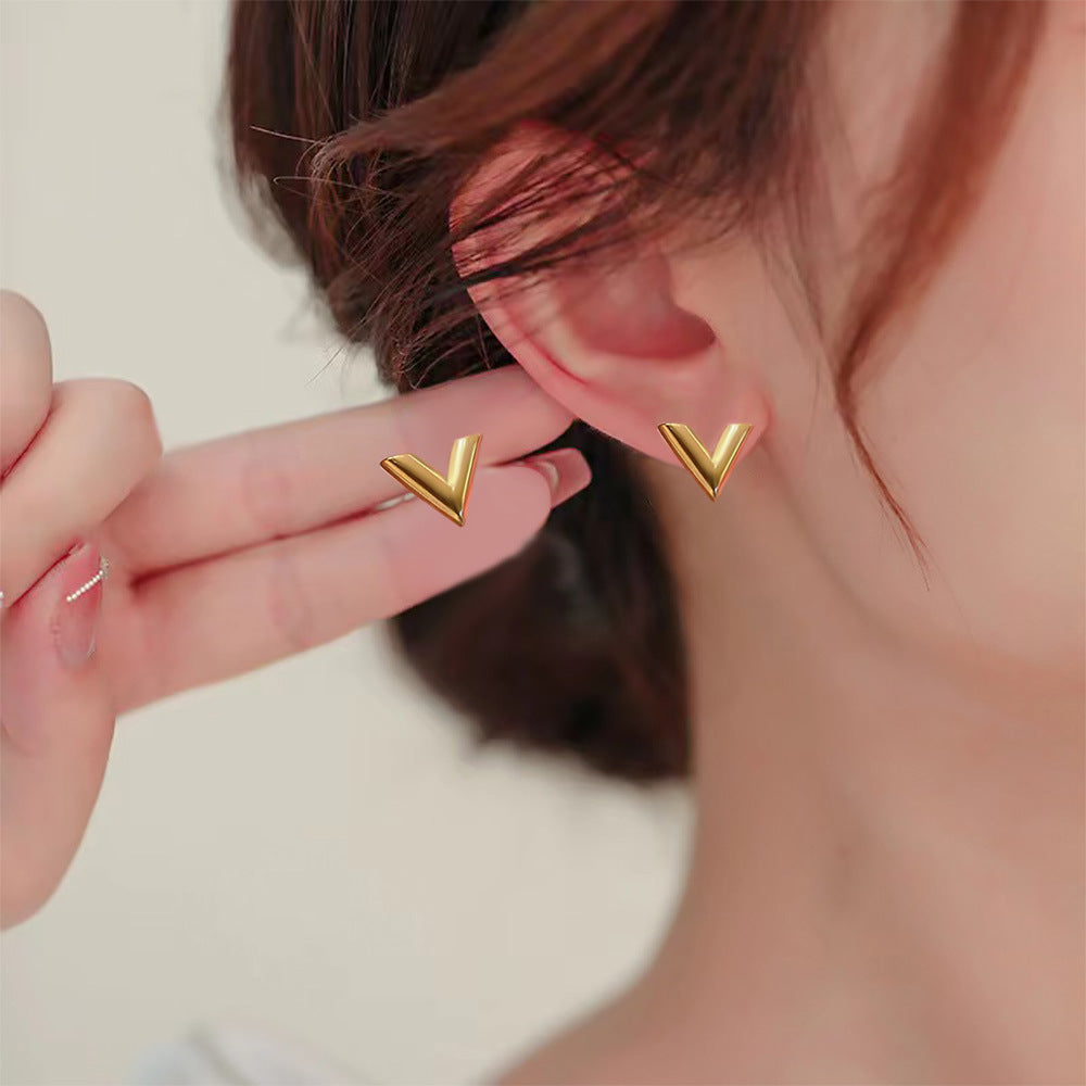 Wholesale  Luxury Design V-shaped Collarbone  18K Gold Titanium Steel Earrings Necklace