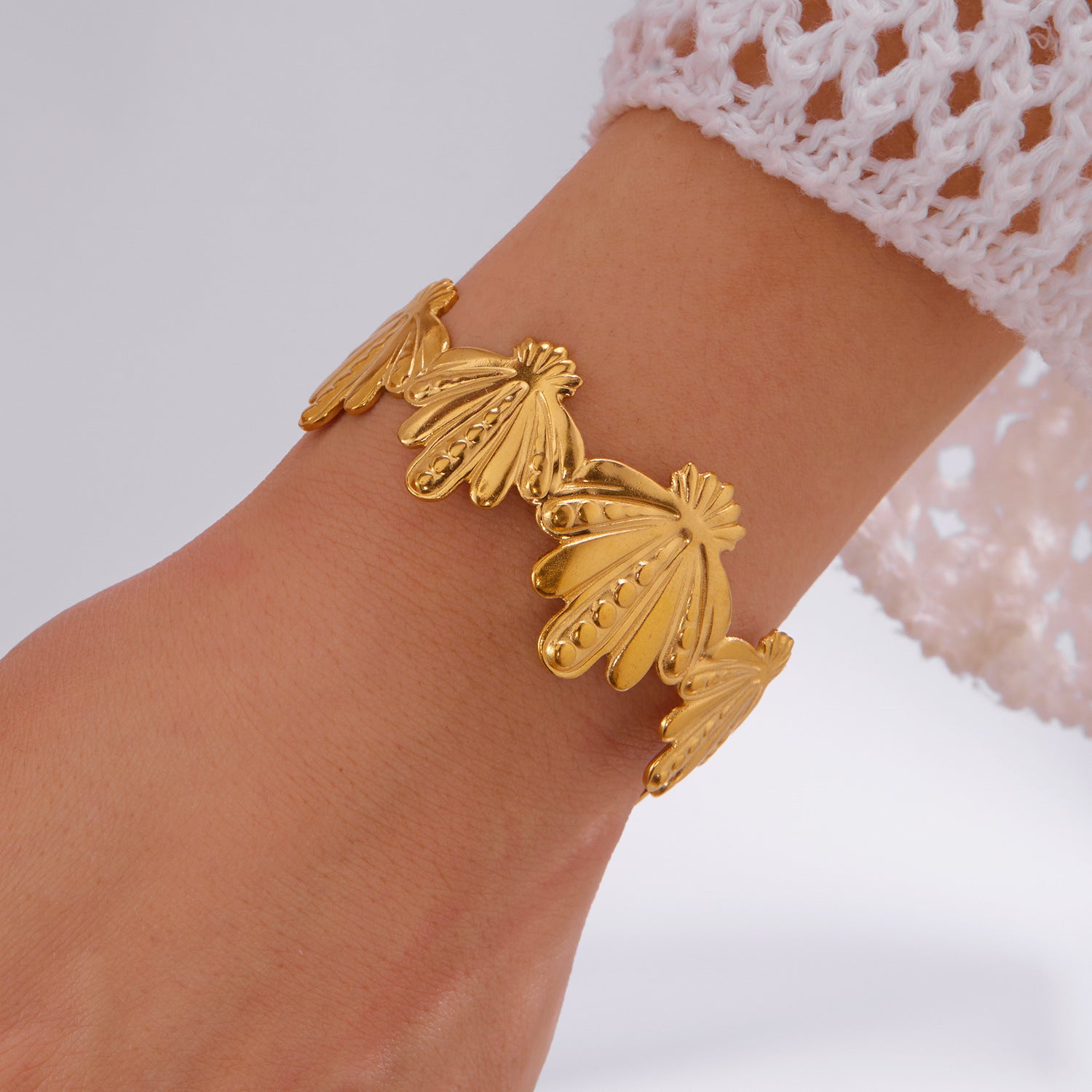 Wholesale Stainless steel  Irregular Leaf Wide Opening Bracelet