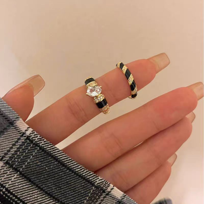 Wholesale Light Luxury Drip Glaze Black and White Enamel Dopamine Rings Luxury Rings ACC-RS-Qichuang001