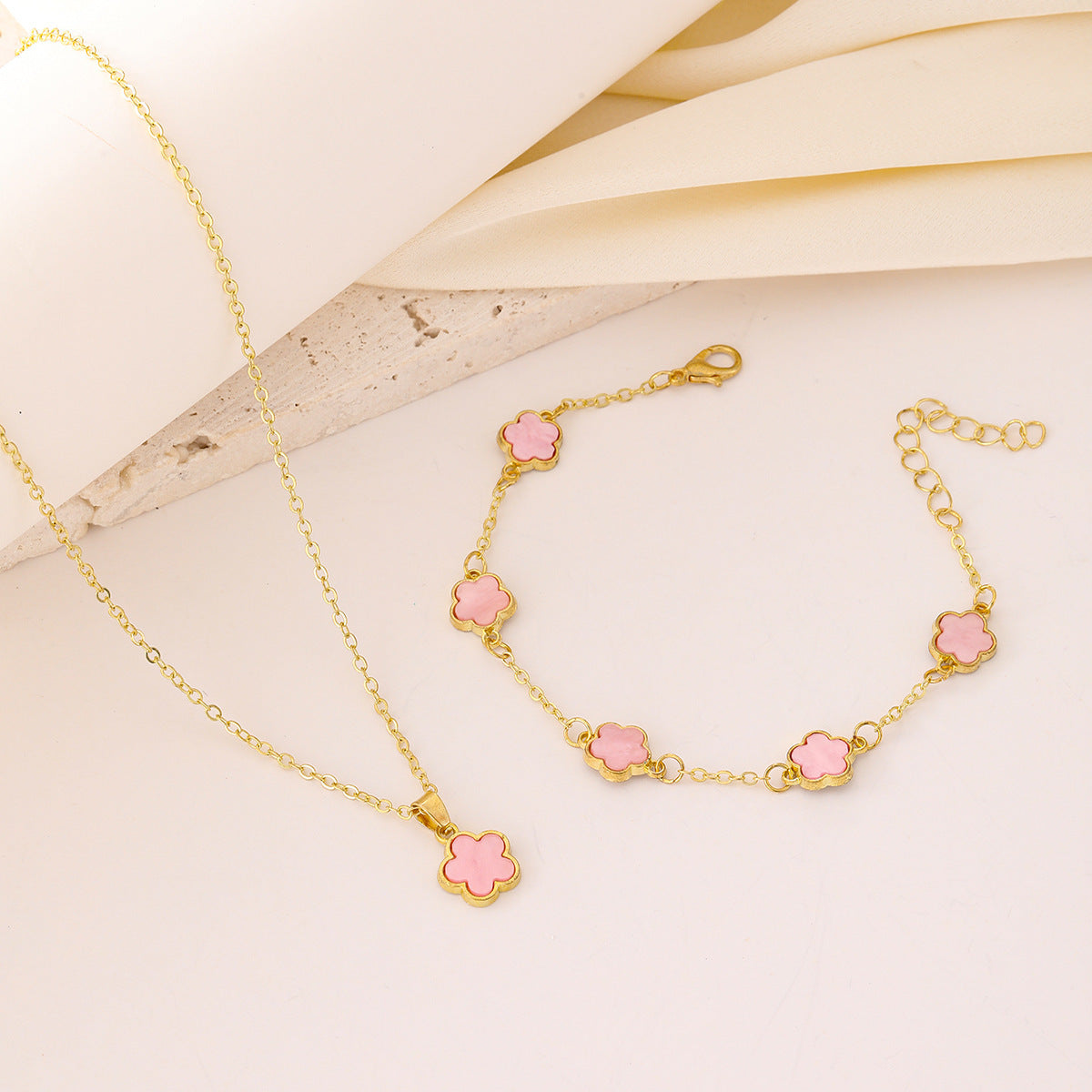 Wholesale Five-leaf Clover Necklace Bracelet Two-piece Set ACC-BT-FanYou001