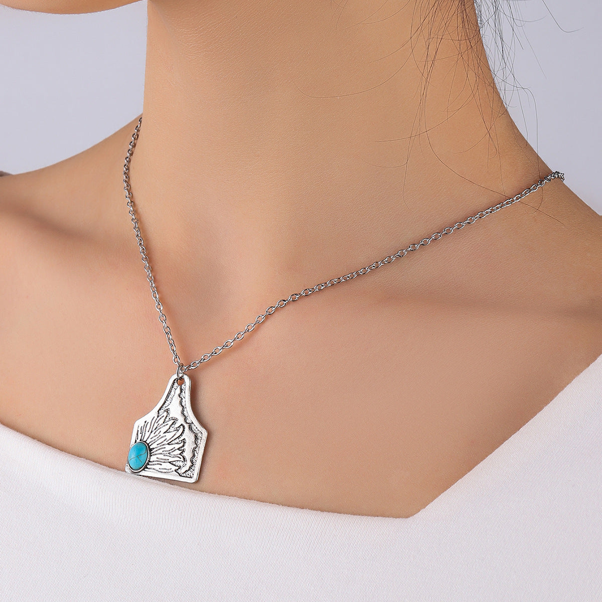 Wholesale Retro Bohemian Turquoise Pendant Necklace for Women Alloy Jewelry Accessory Boutique Resale Gift