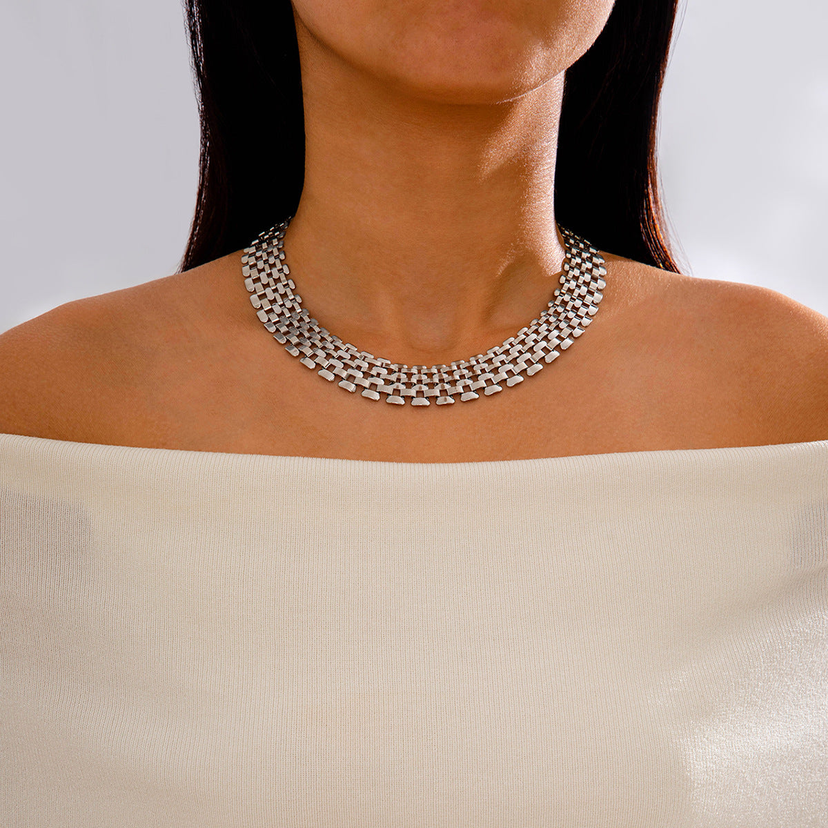 Wholesale Exaggerated Metal Hollow Mesh Alloy Clavicle Necklaces ACC-NE-YongGe018