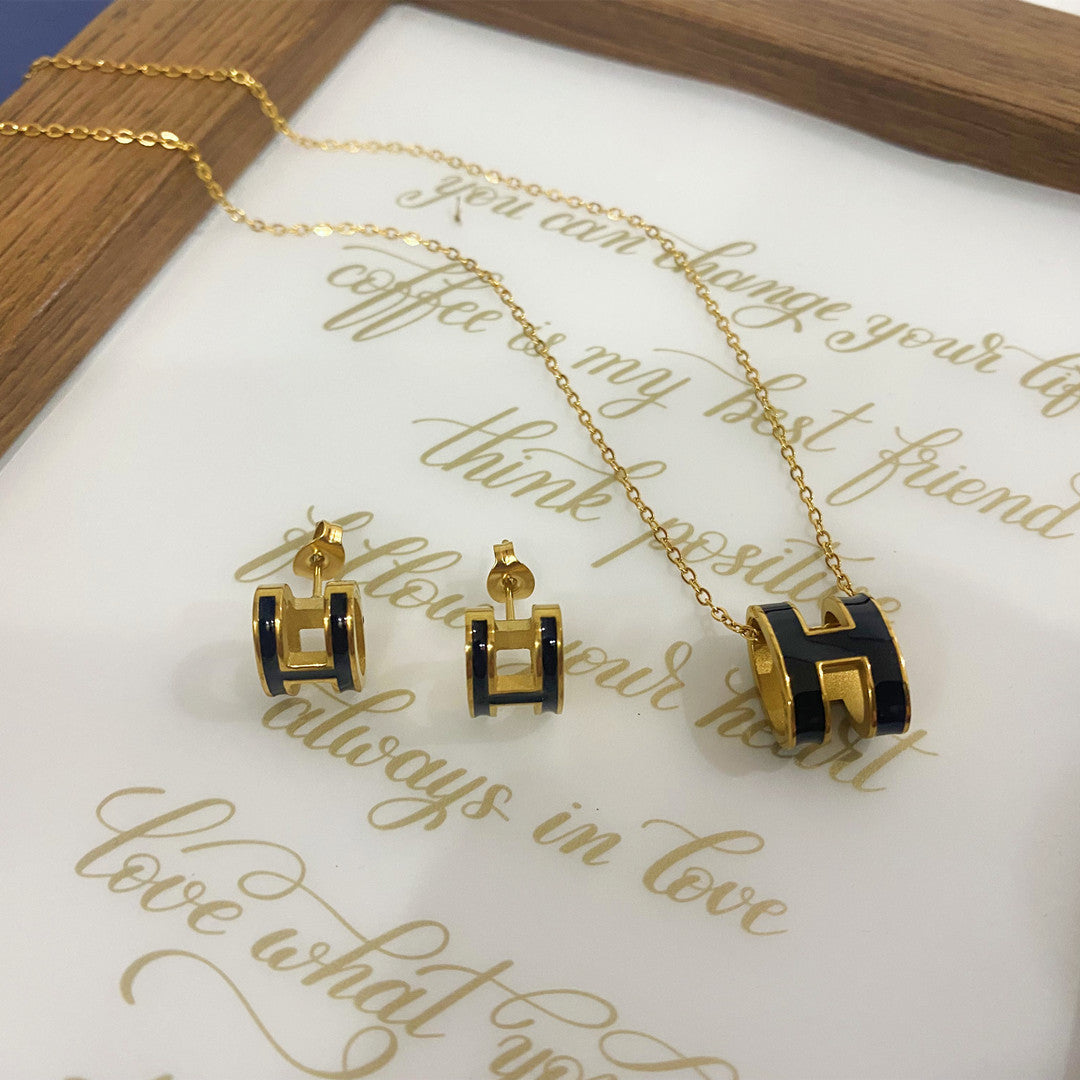 Wholesale Letter Necklace Gold Enamel Craft Clavicle Necklaces ACC-NE-YZXW001