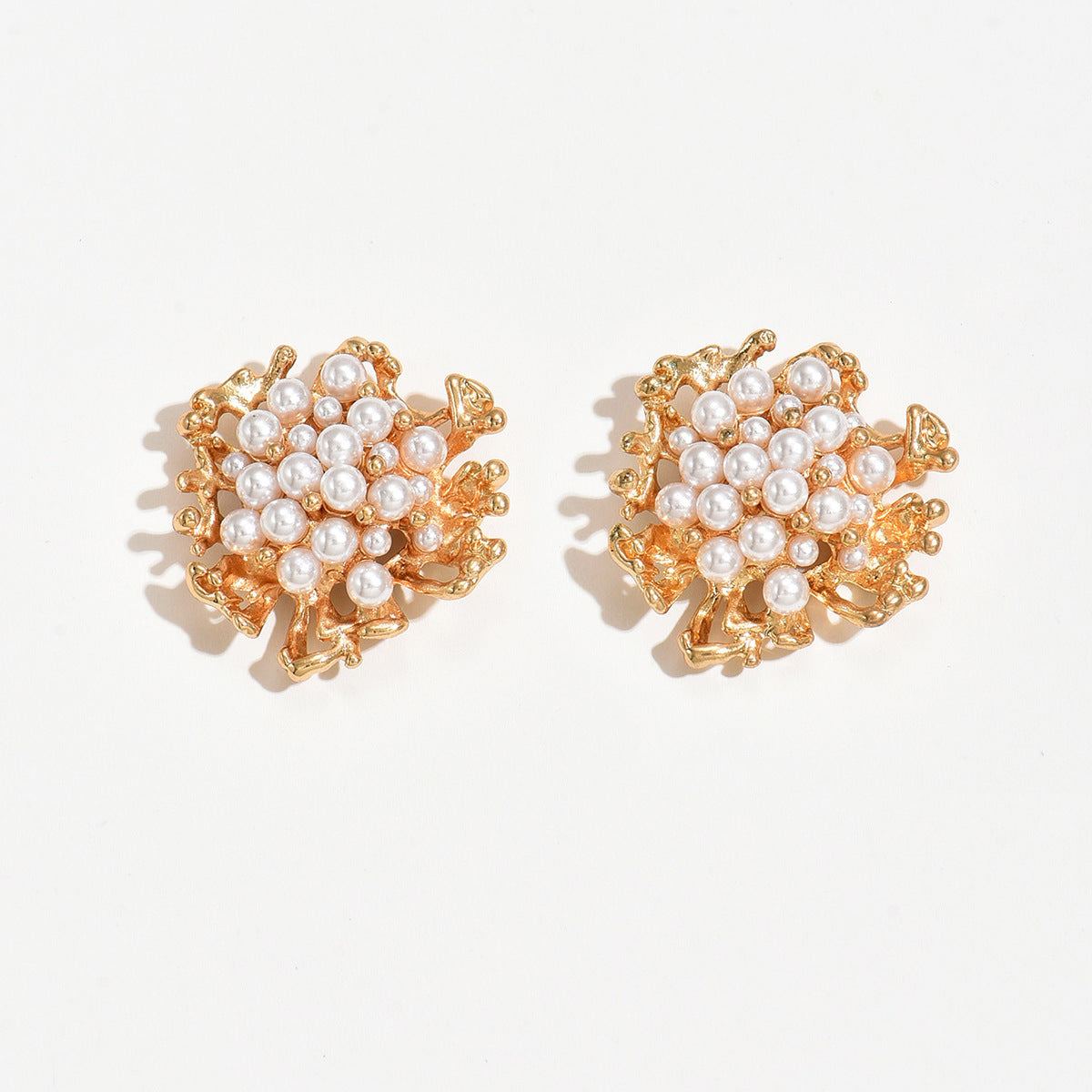Wholesale Vintage Gold Pearl Flower Earrings