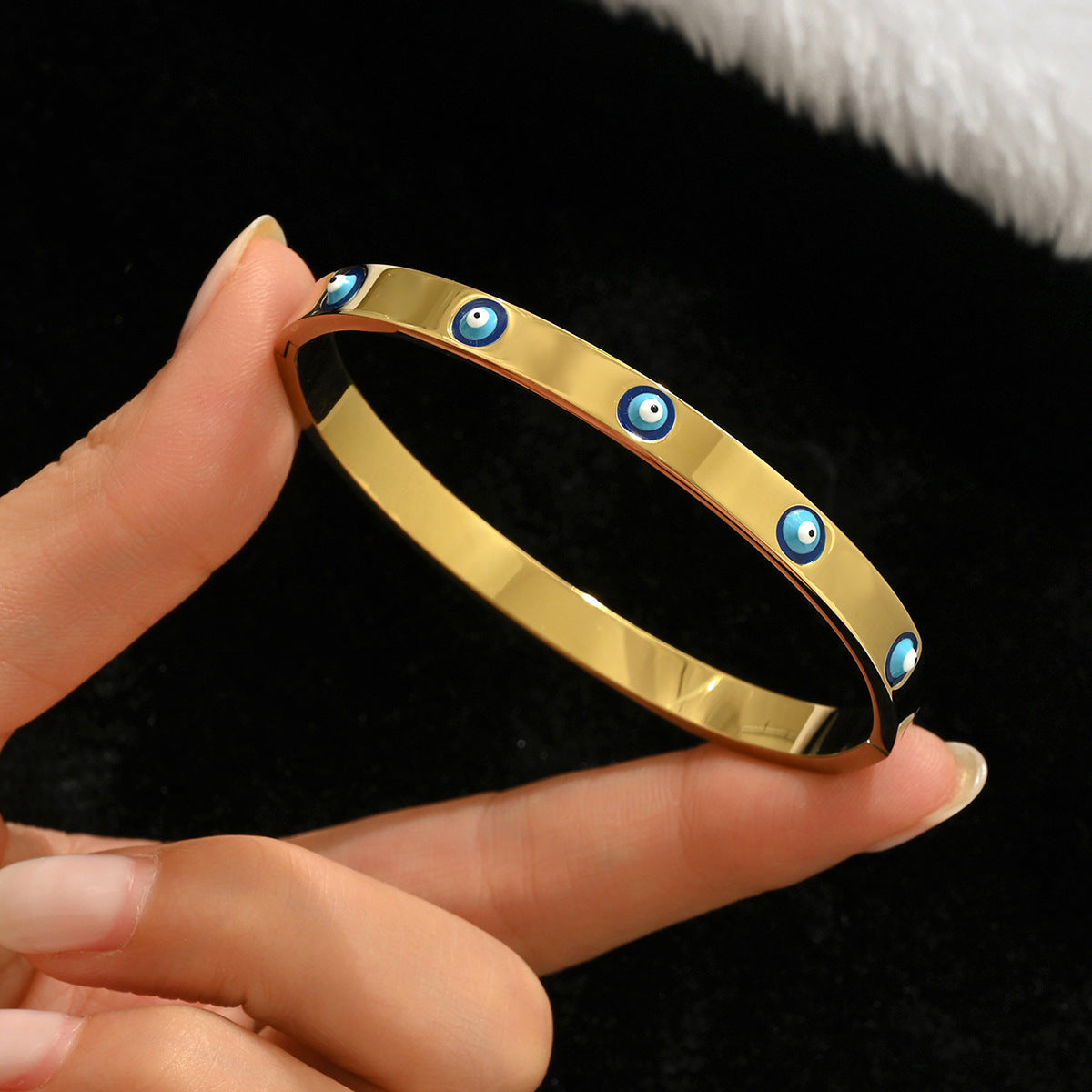 Wholesale Titanium Steel Gold Electroplated Studded Bracelet Set Fashion Jewelry Accessory
