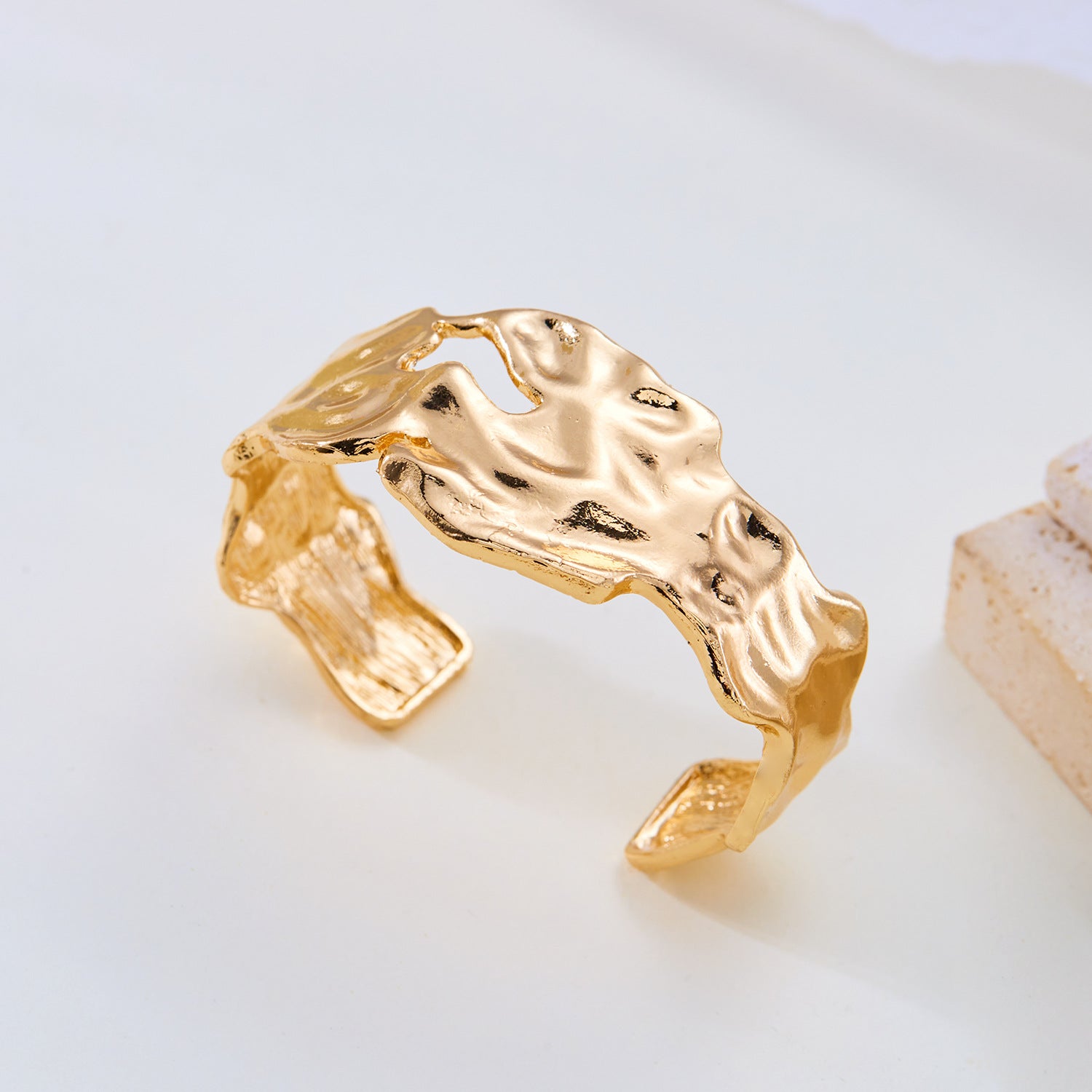 Wholesale Irregular pleated metal patchwork necklace