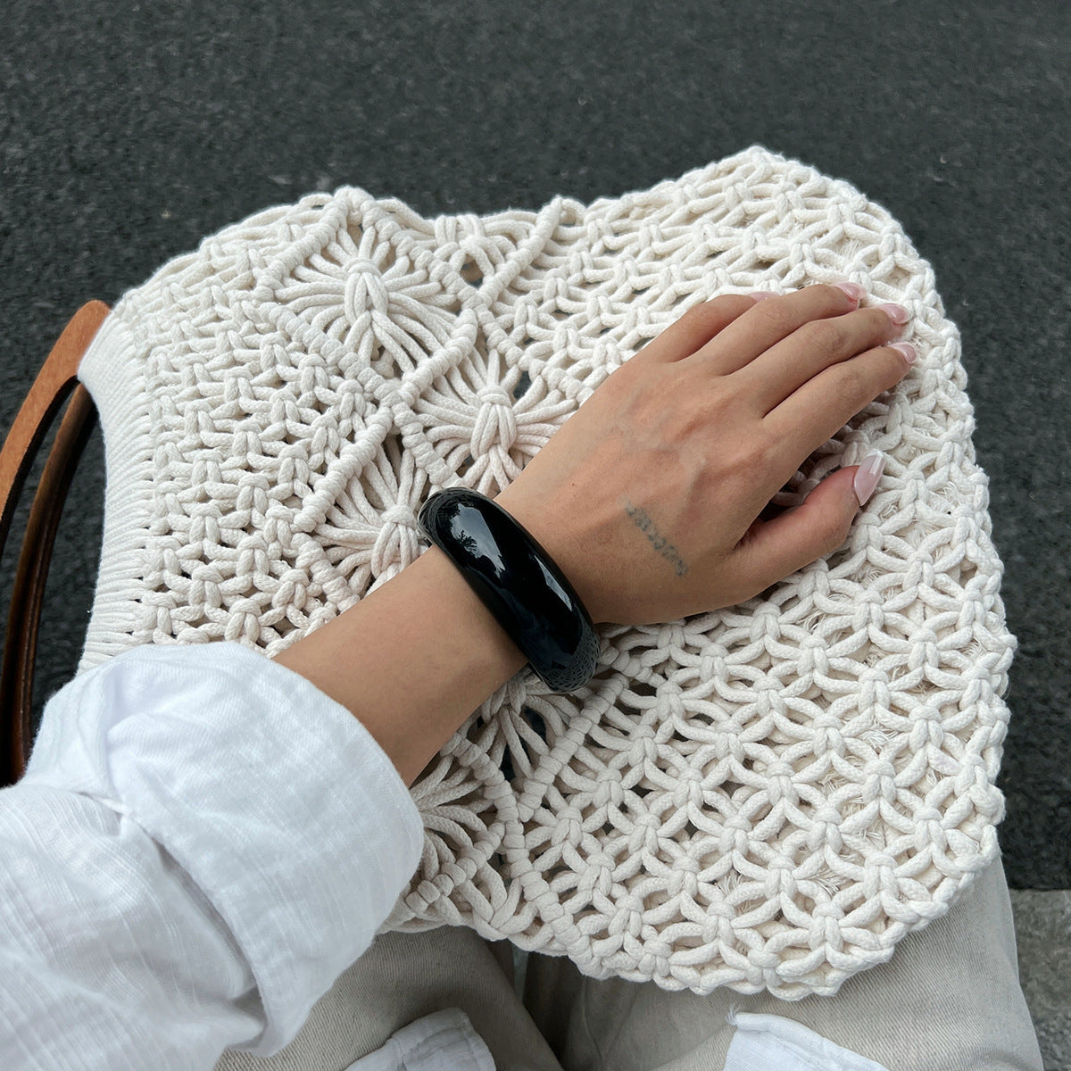 Wholesale Non Fading Resin Bracelet Curved Polished Vintage Style Trendy Jewelry Accessory For Everyday Wear
