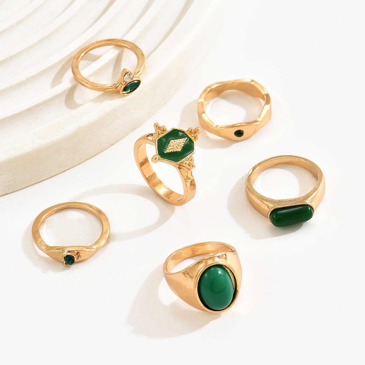 Wholesale Vintage French Style Green Ring with Rhinestones Fashion Accessory for Women