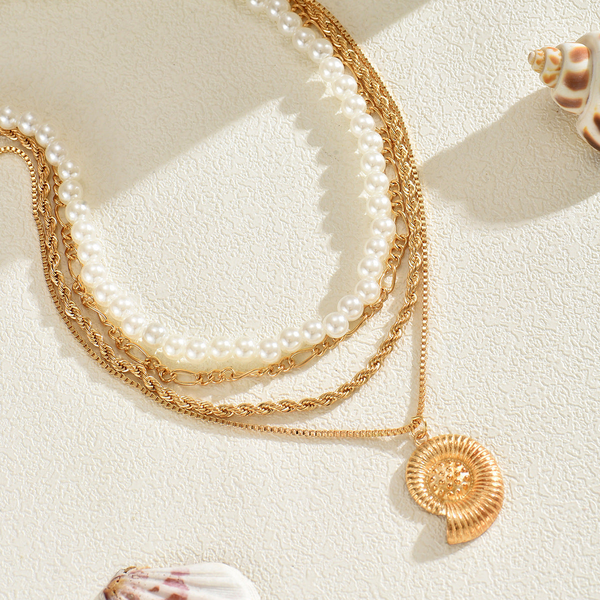 Wholesale Light Luxury  Pearl Conch Pendant Necklace