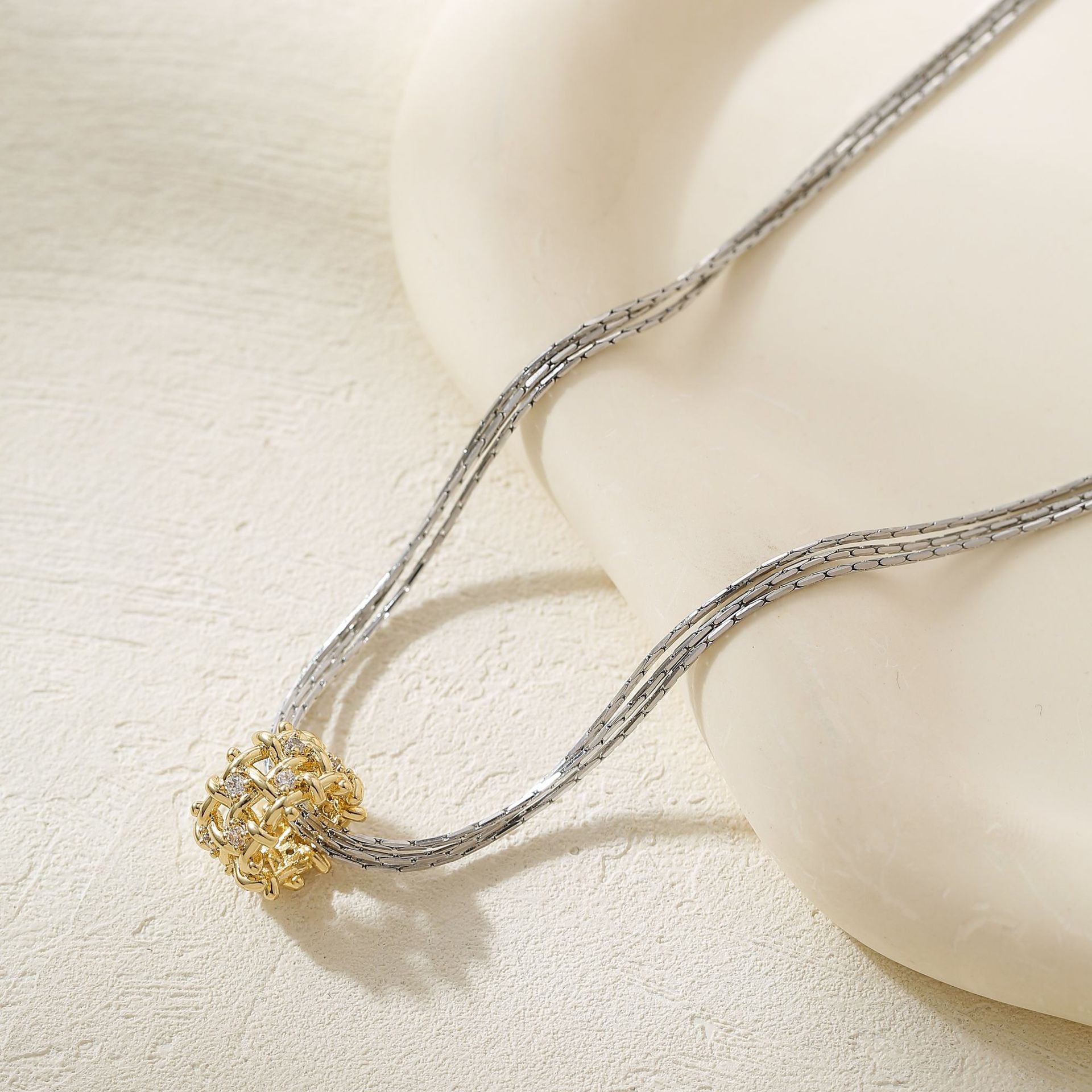 Wholesale Gold and Silver Two-color Necklace