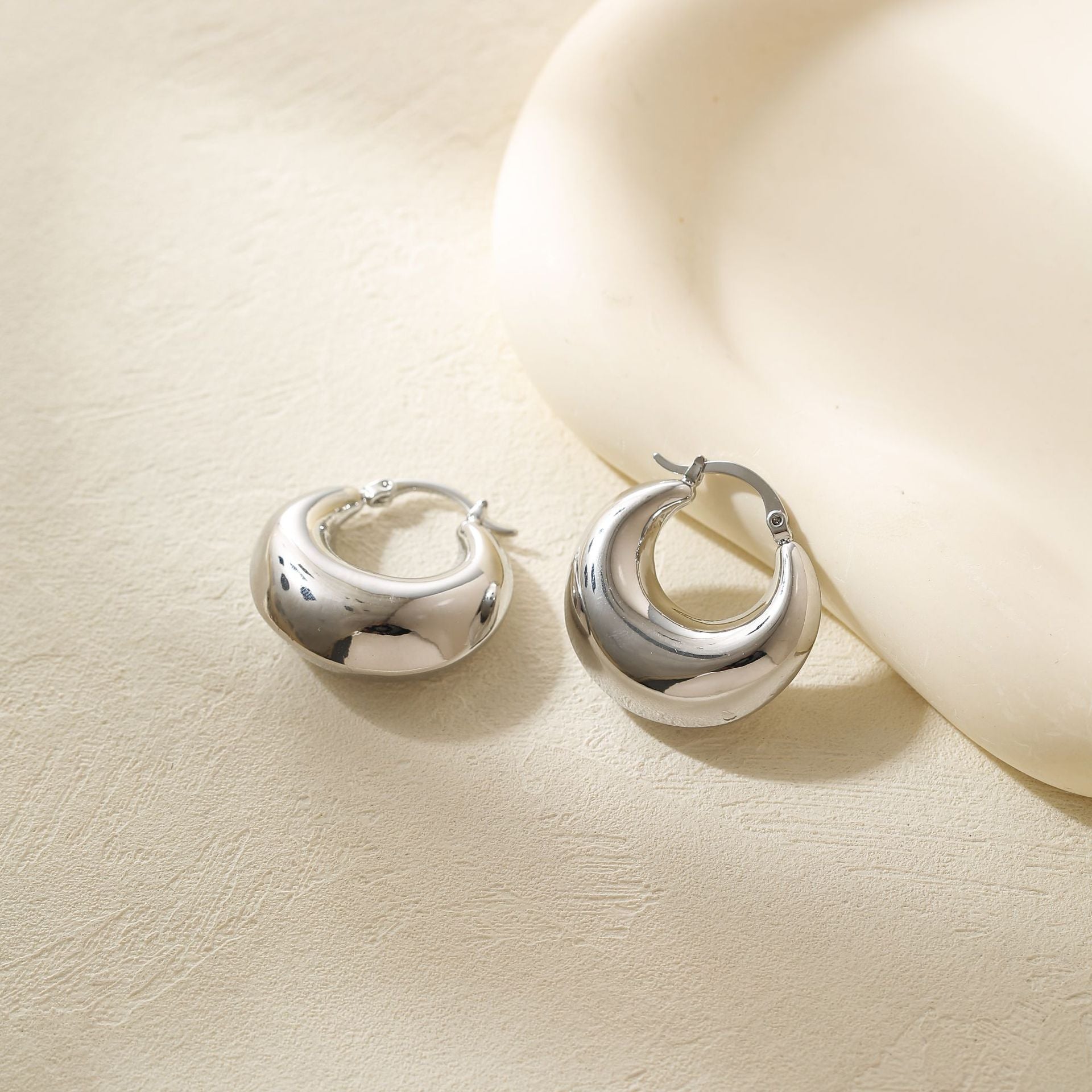 Wholesale  irregular earrings high sense pleated earrings