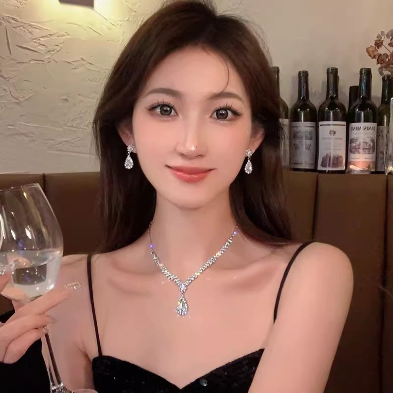 Wholesale Full Diamond Water Drop Tassel Necklace Light Luxury Necklaces Clavicle Chain ACC-NE-Miaosi013