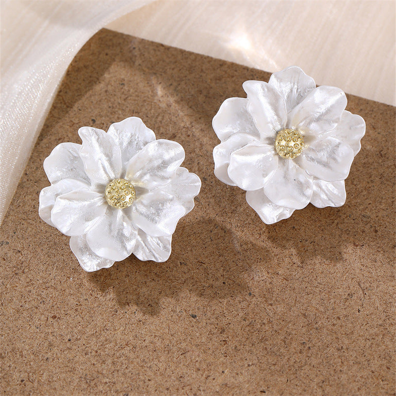 Wholesale  light luxury personality pearl flower earrings