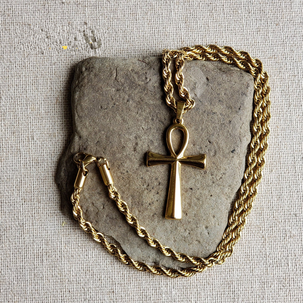 Wholesale waterproof   colorfast retro stainless steel cross pendant necklace