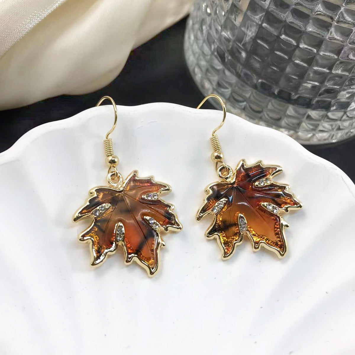 Wholesale vintage elegant orange maple leaf shape earrings