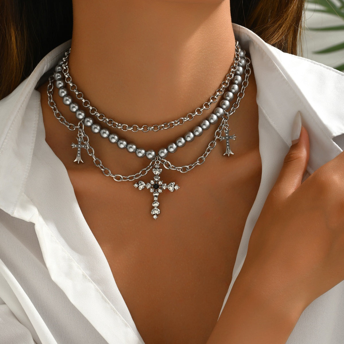 Wholesale  Gothic Light Luxury Fashion Micro-inlaid Rhinestone Cross Pendant Necklace
