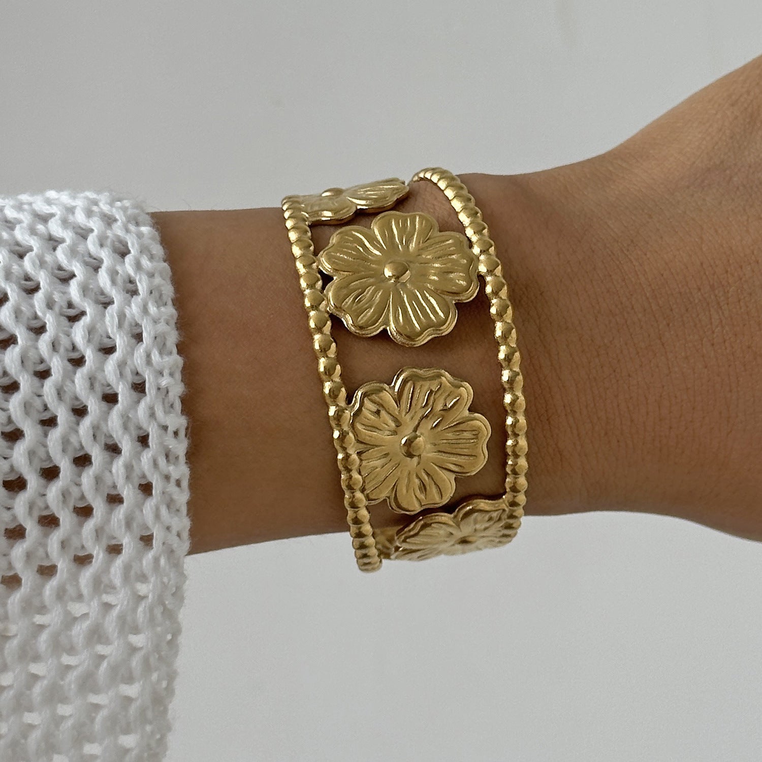 Wholesale Stainless steel  Irregular Leaf Wide Opening Bracelet